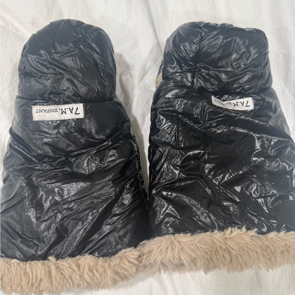 7am Enfant Black Puffer stroller Mittens with Faux Fur Trim